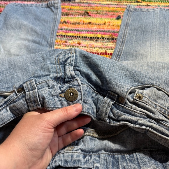 vintage y2k l.e.i. light wash angel wing embroidered denim capris size 31 - Picture 3 of 7